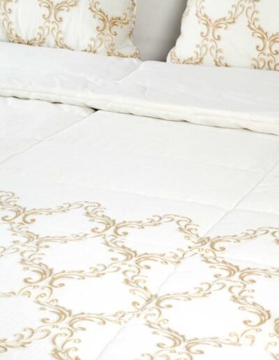 108151330406 (3) Grande parure de lit matelassée 220 x 240 cm Blanc cassé Code 6