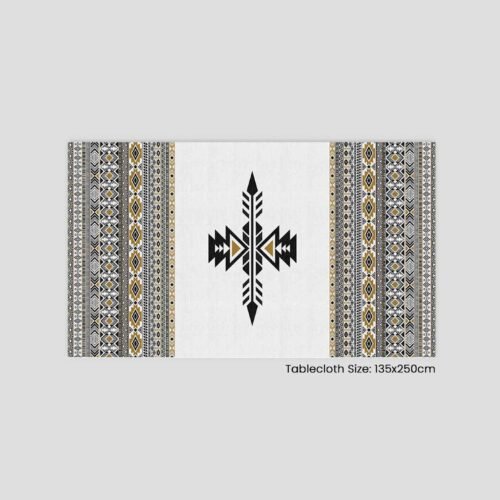 A tablecloth with a geometric design in black and yellow, measuring 135x250 cm.
