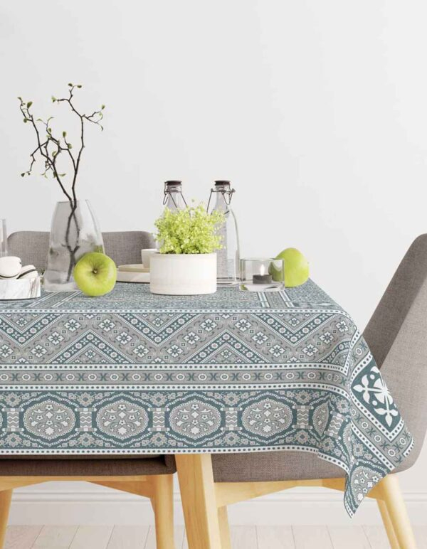 مفرش سفرة مطبوع 135×250سم - تصميم 242