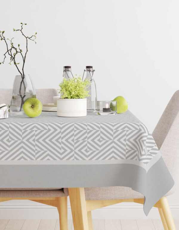 مفرش سفرة مطبوع 135×250سم - تصميم 295