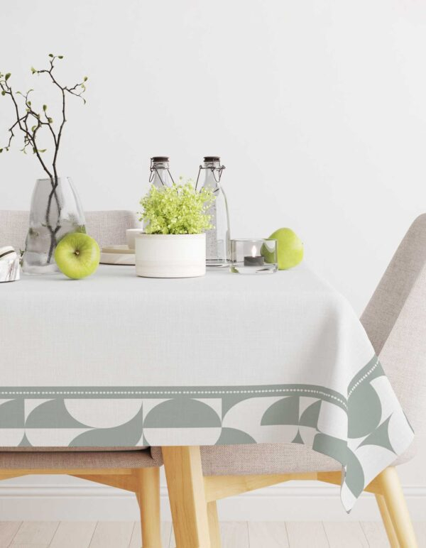 مفرش سفرة مطبوع 135×250سم - تصميم 304